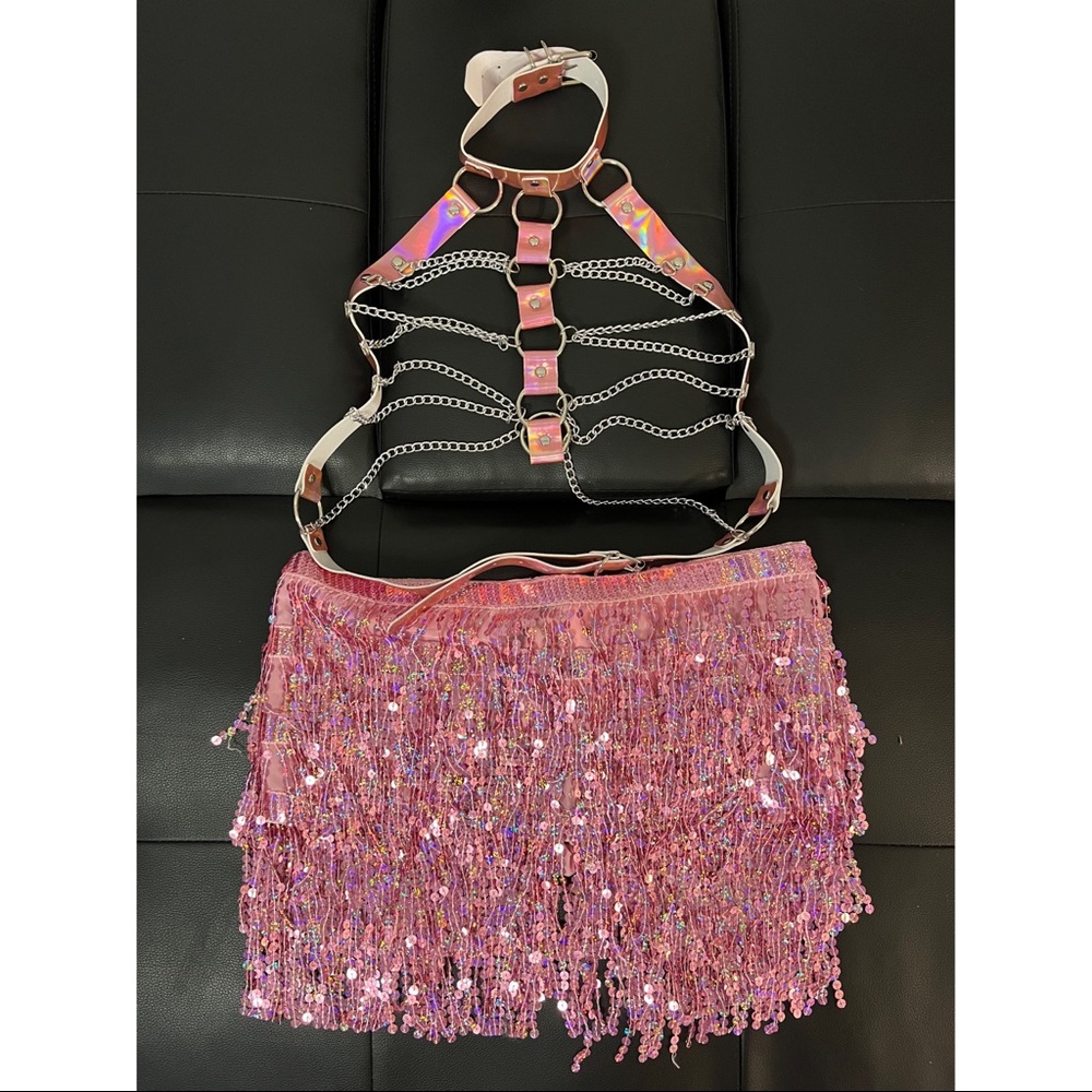 I’m selling all my festival outfits because I will not use them anymore.